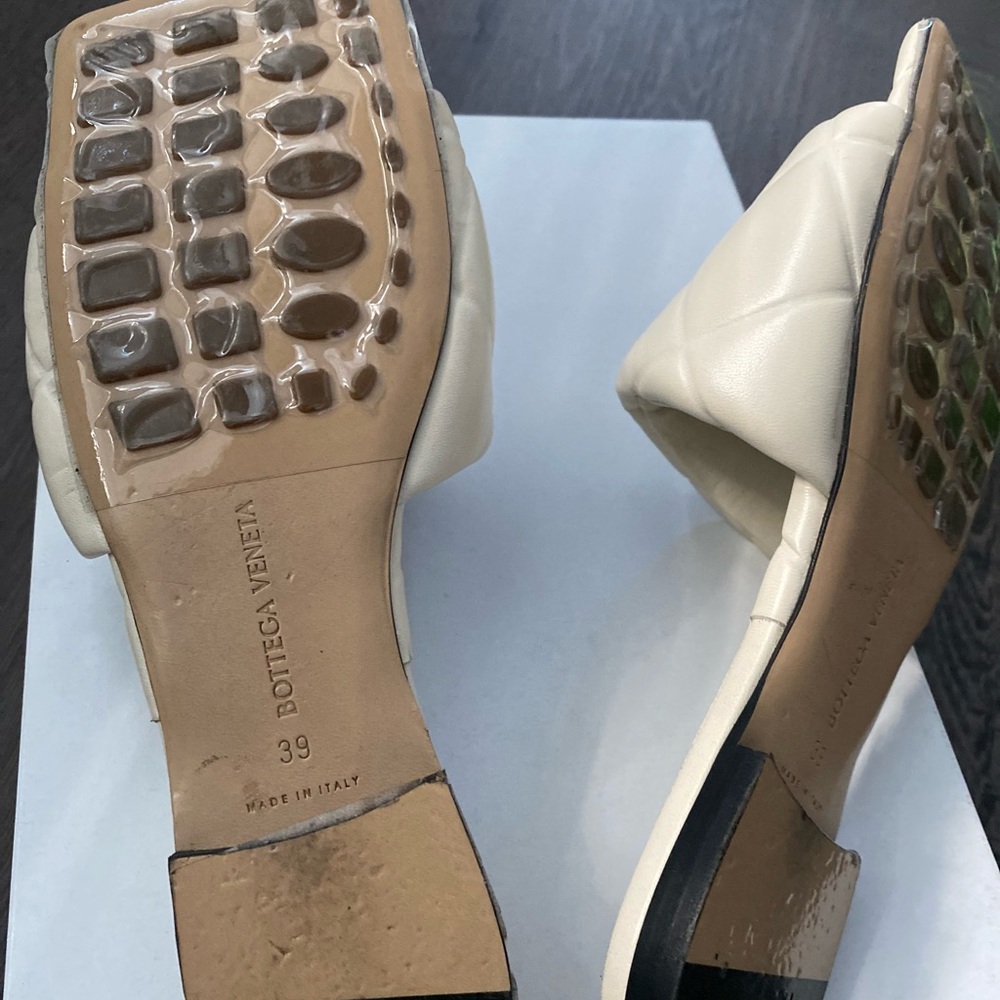 Bottega Veneta Lido Quilted Sandals - Picture 4 of 6
